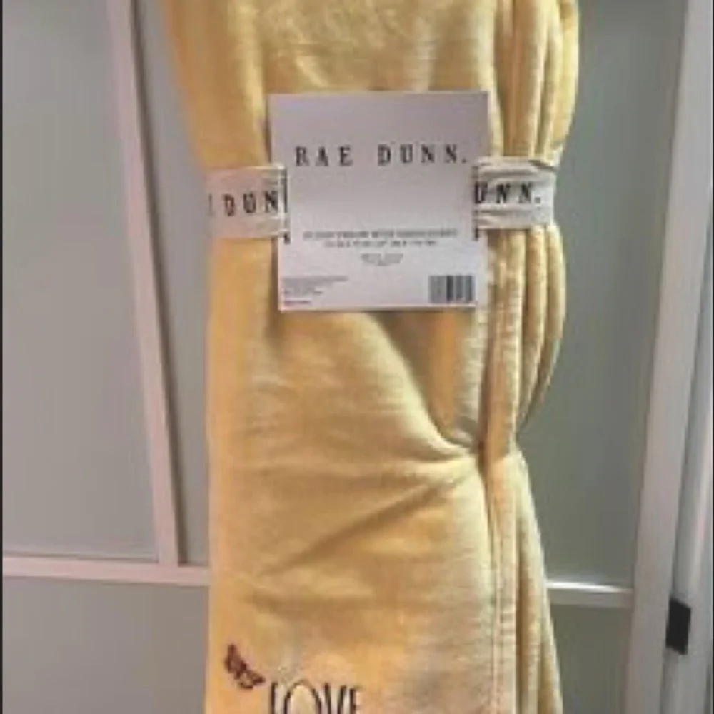 Beautiful Rae Dunn throw blanket. - Picture 1 of 4